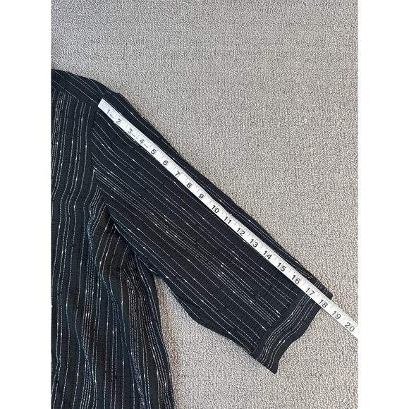 NWT Chicos Blouse Top Business Casual Button Down Relaxed Size Large - Picture 6 of 6